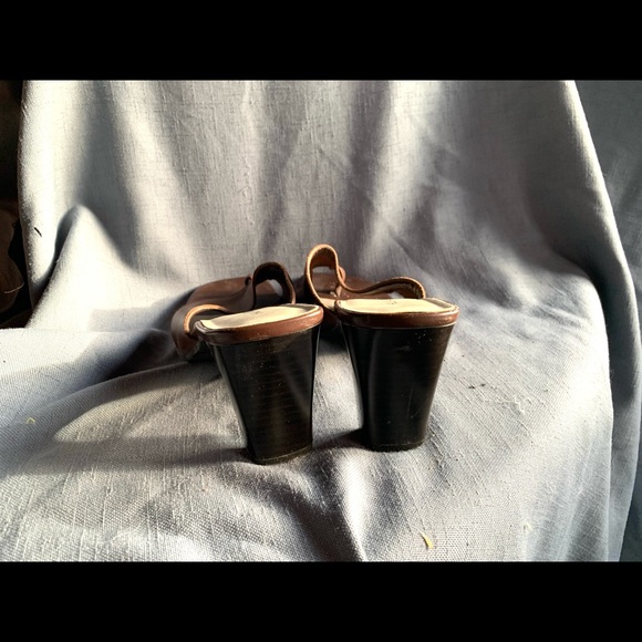 Hillard and Hanson brown slip on asymmetrical sandal - Picture 4 of 5